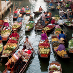 สัมผัสบรรยากาศริมน้ำ ตลาดน้ำดำเนินสะดวก จังหวัดราชบุรี