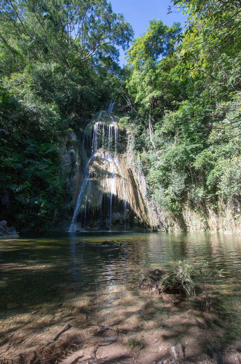 น้ำตกผาน้ำหยด (Pha Nam Yod Waterfall) จังหวัดเพชรบุรี